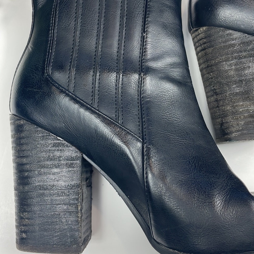 Call it Spring > Black Booties 9 - Picture 7 of 13
